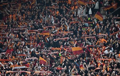 "Galatasaray-Alanyaspor Maçından Daha Çarpıcı: Taraftarların Mesaj Dolu Pankartları!"