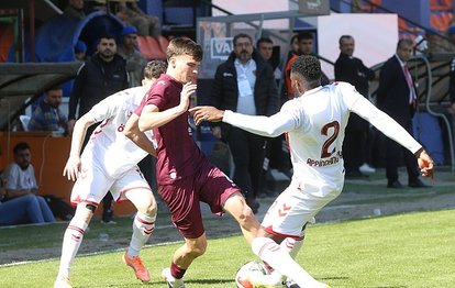 "Özbelsan Sivasspor, Atakaş Hatayspor'u 2-1 Mağlup Ederek Ligin Orta Sıralarına Yükseliyor"